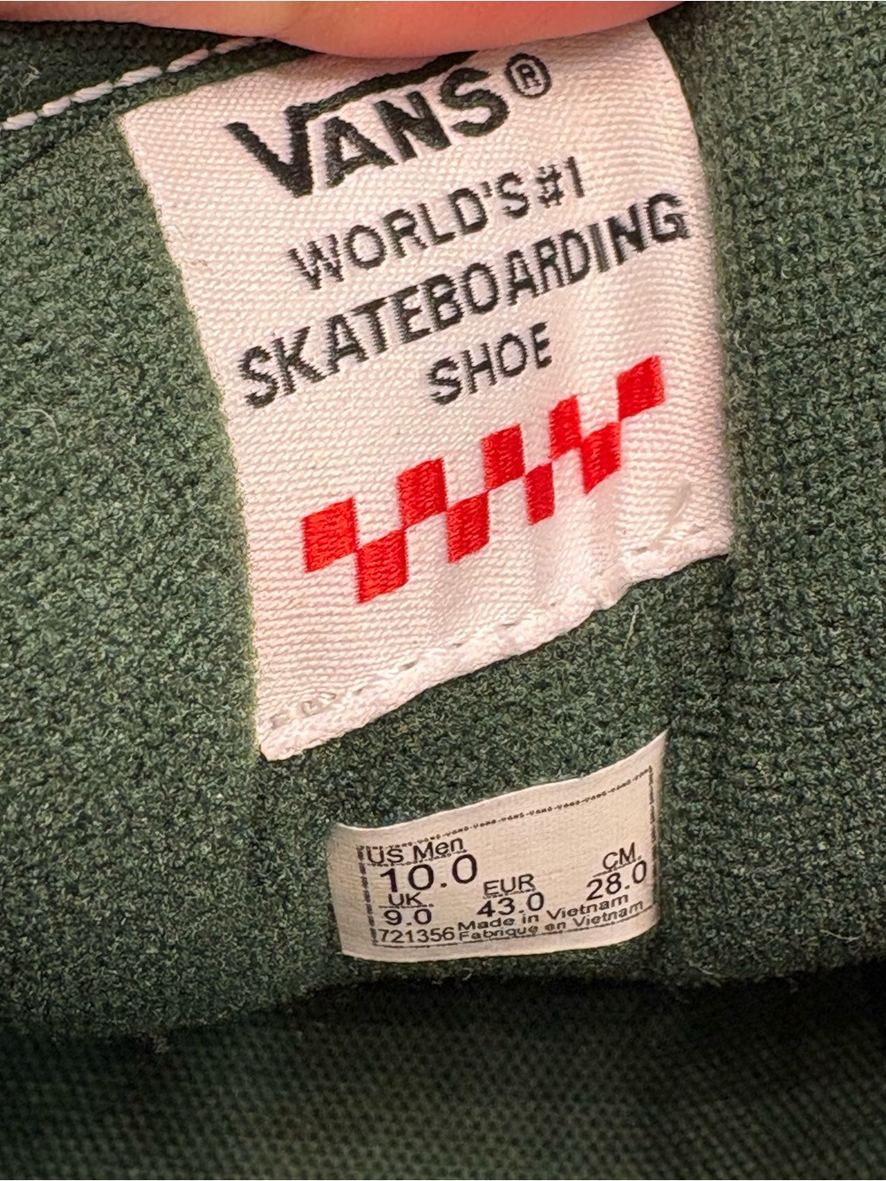 🔥🆕🔥Vans Old Skool Suede Skateboarding Sneaker in Green with White Stripe - Picture 8 of 8
